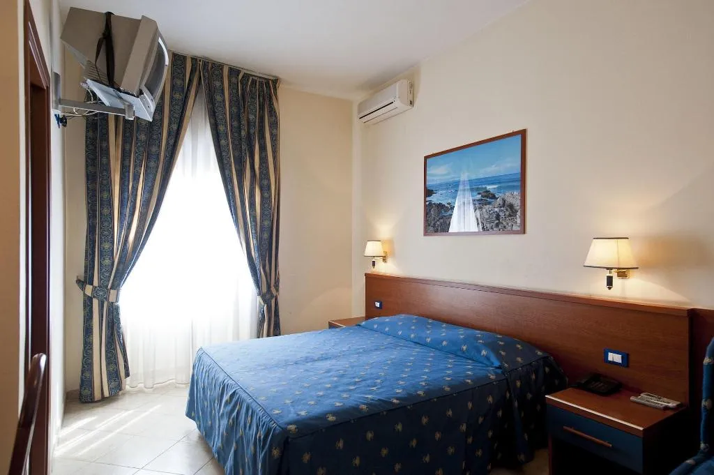 Room, Hotel 4 Pini, Rome