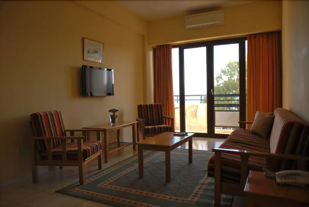 Room, Pigeon Beach Hotel Apartments, Cyprus