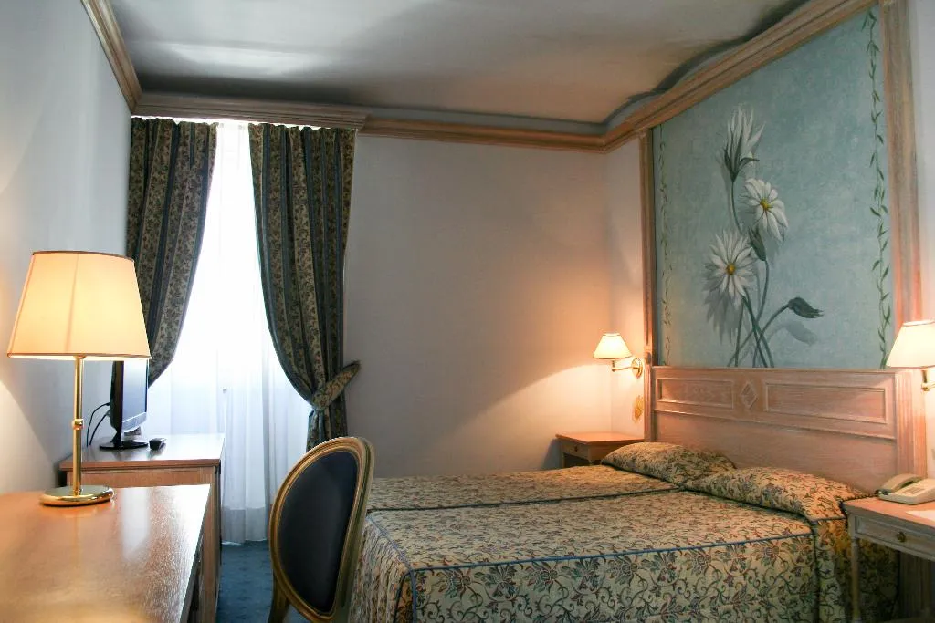 DOUBLE SINGLE USE CLASSIC Room, De la Ville, Rome