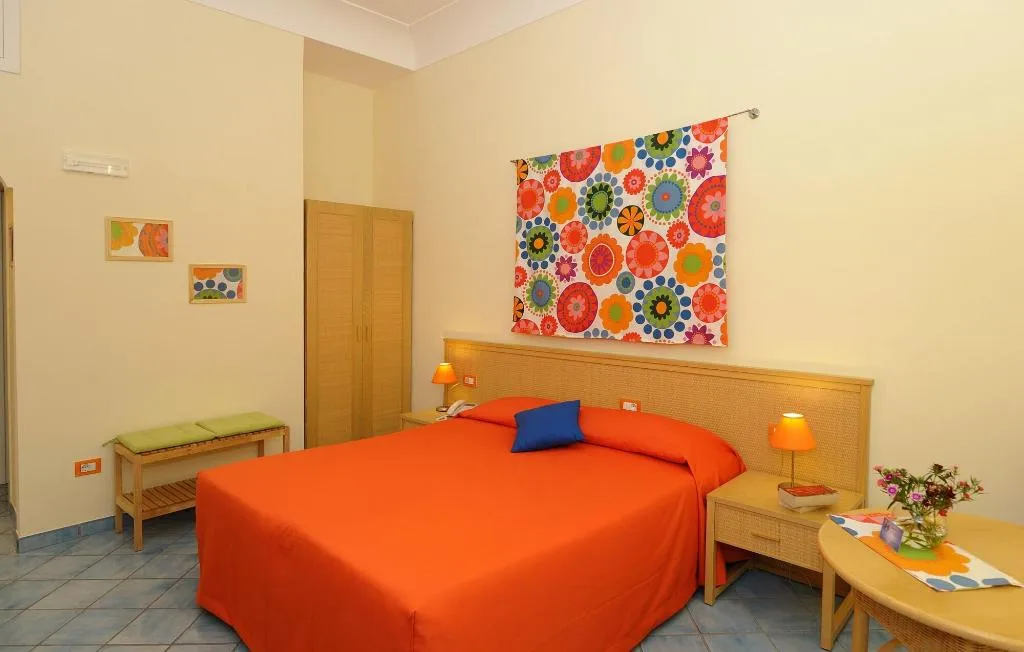 Room, Sharon House, Naples