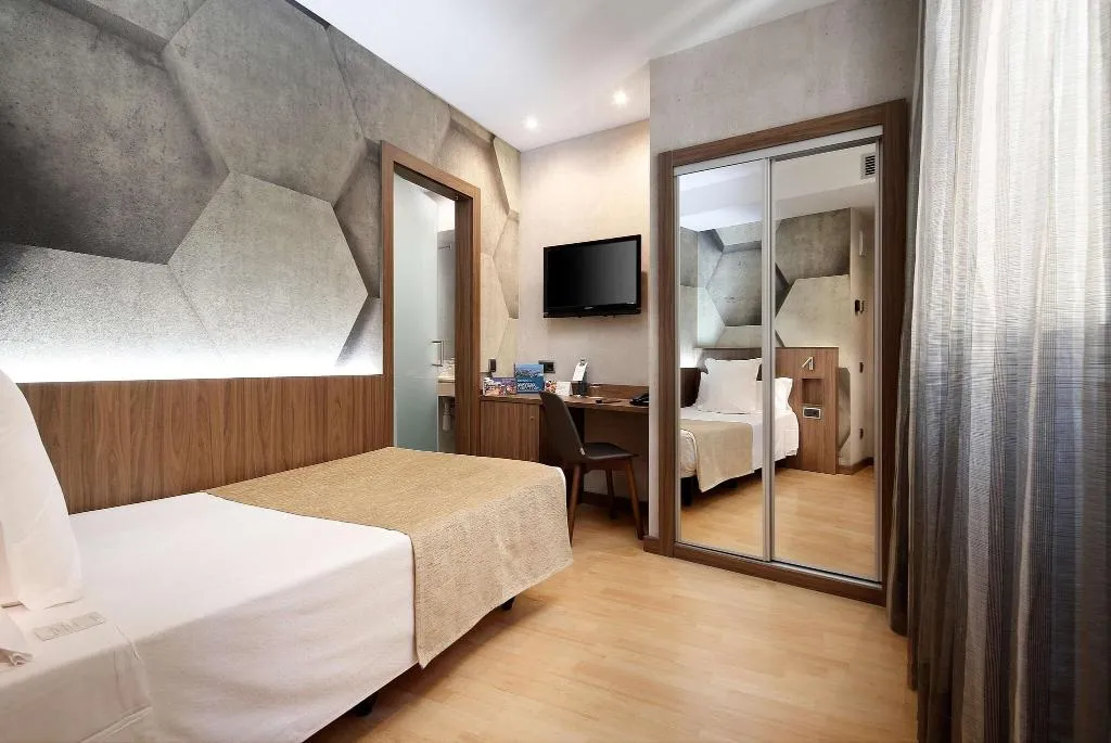 SINGLE STANDARD Room, Hcc Montblanc, Barcelona
