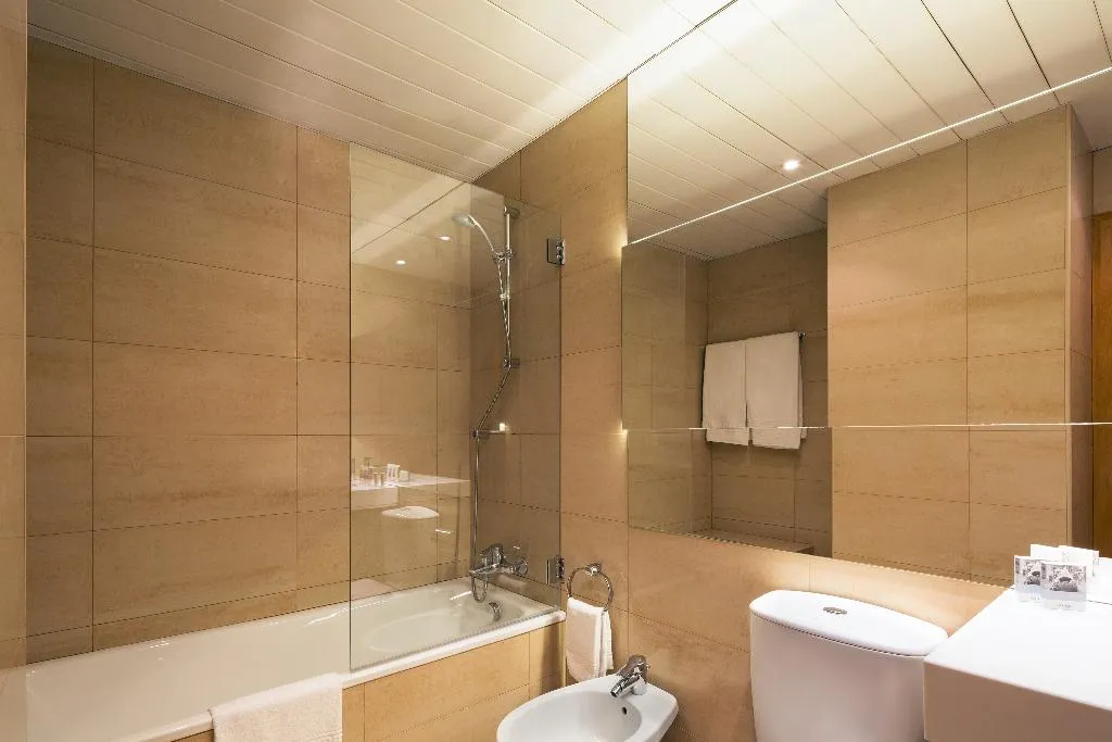 Double or Twin STANDARD Room, Mercure Porto Centro Santa Catarina, Porto