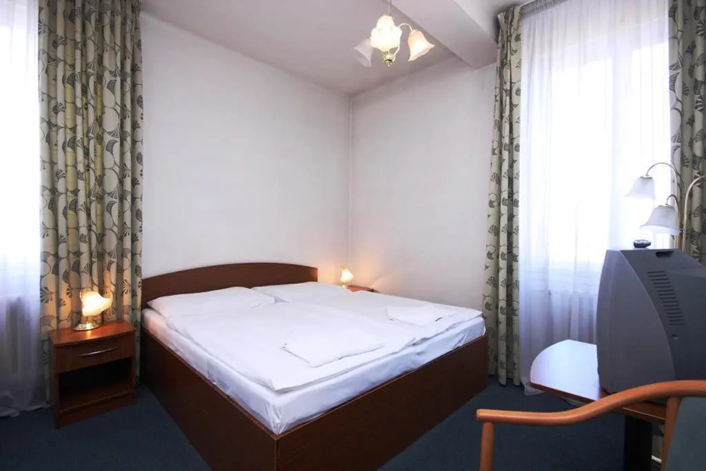 Double or Twin STANDARD Room, Legie, Prague