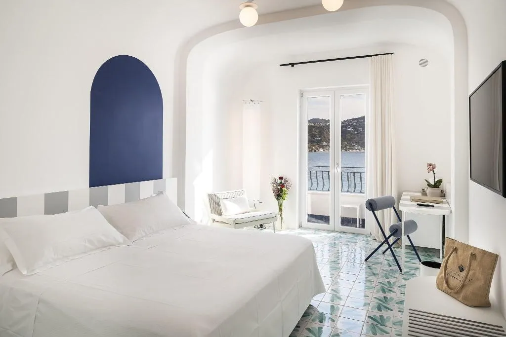 Room, Miramare Sea Resort and Spa, Naples