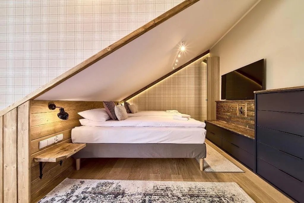 Room, ApartHotel Giewont, Krakow