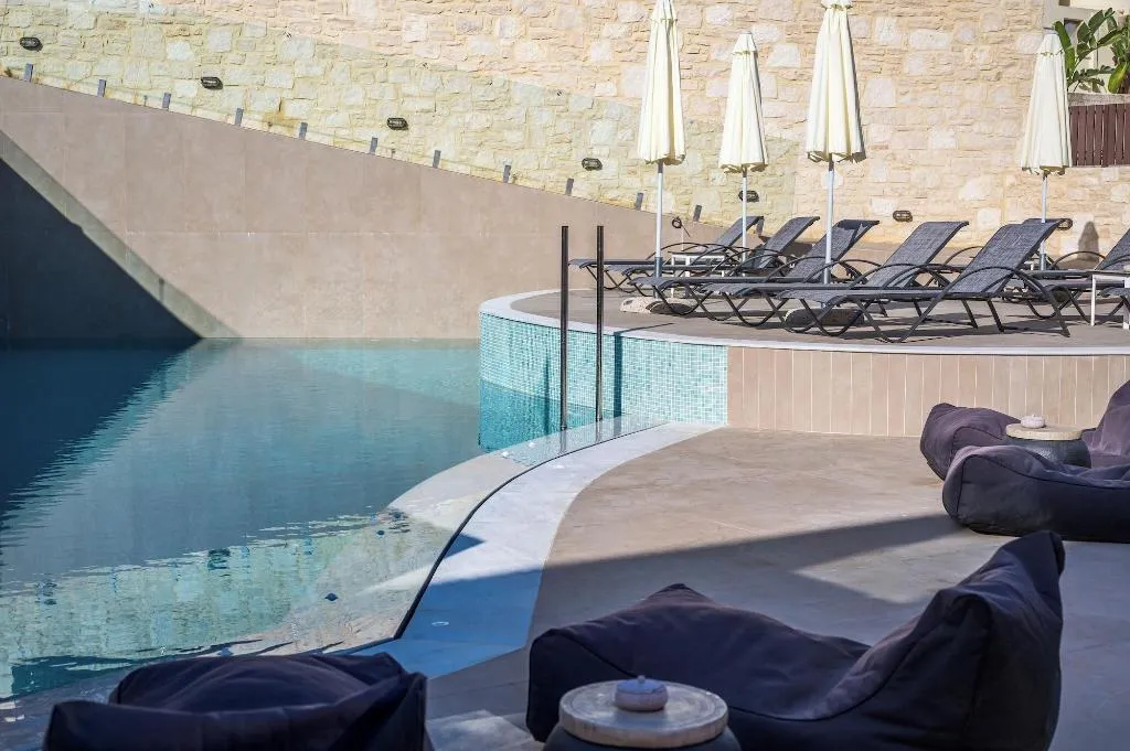Sports and Entertainment, Hotel Pyriã¡, Crete