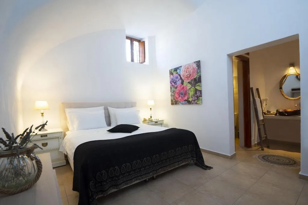 Room, Estate 1896, Santorini