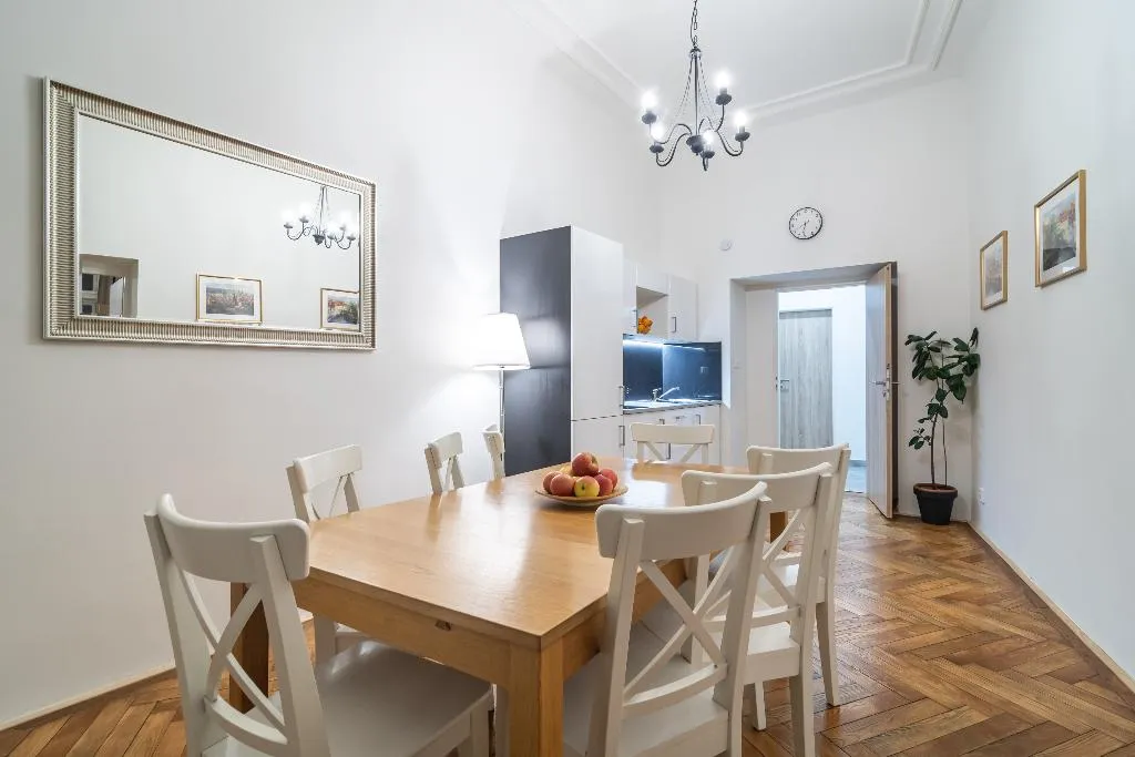 APARTMENT TWO BEDROOMS ONE BATHROOM Room, Royal Road Residence, Prague