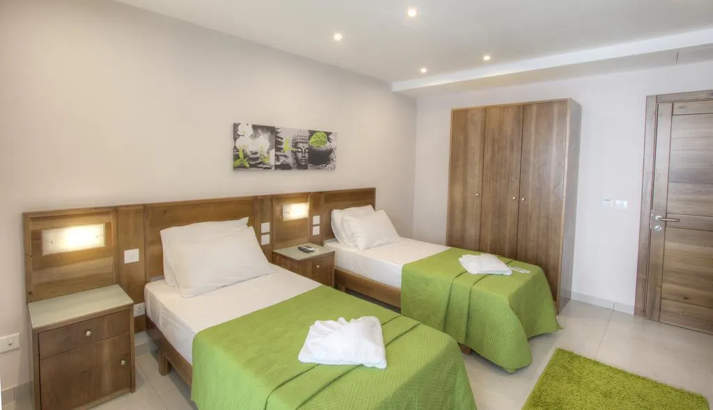 Double or Twin WITH BALCONY Room, Cerviola, Malta