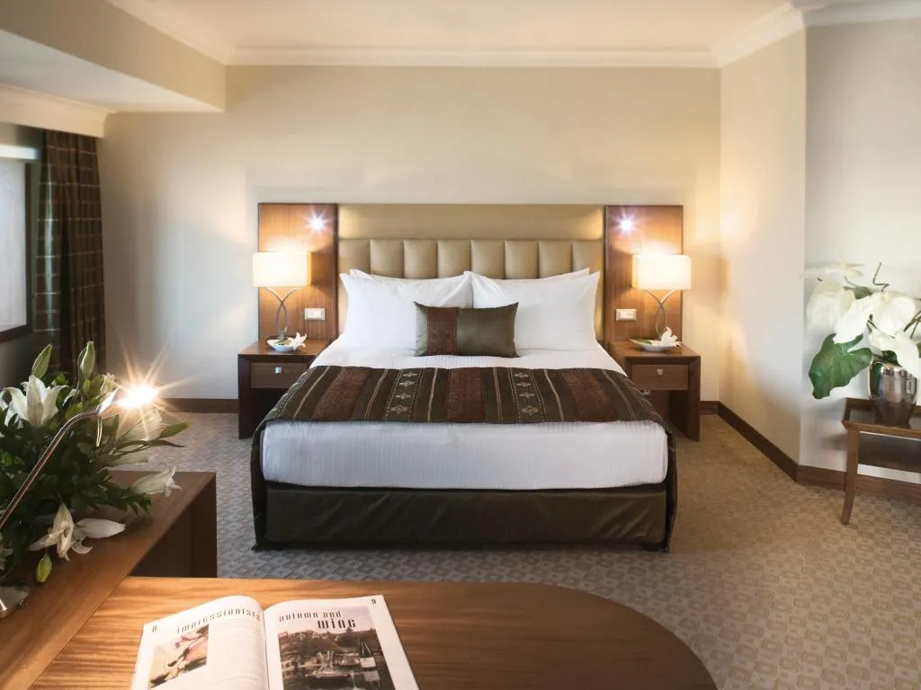 Room, Mövenpick Izmir, Izmir