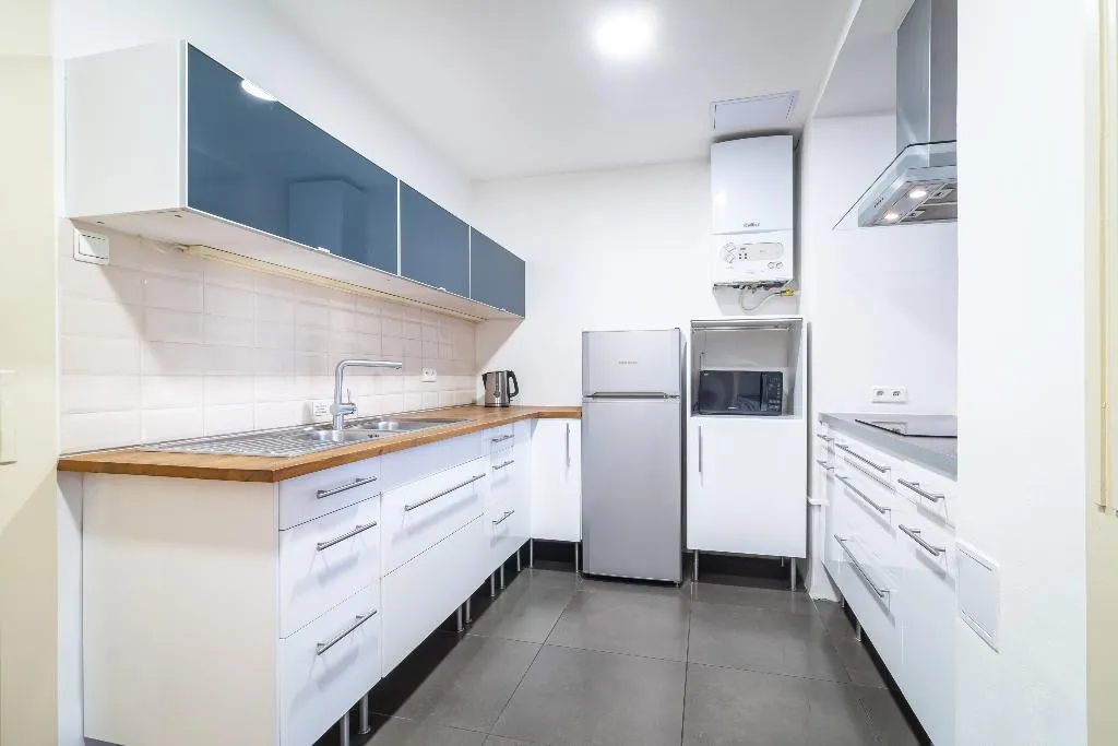 APARTMENT TWO BEDROOMS ONE BATHROOM Room, Royal Road Residence, Prague