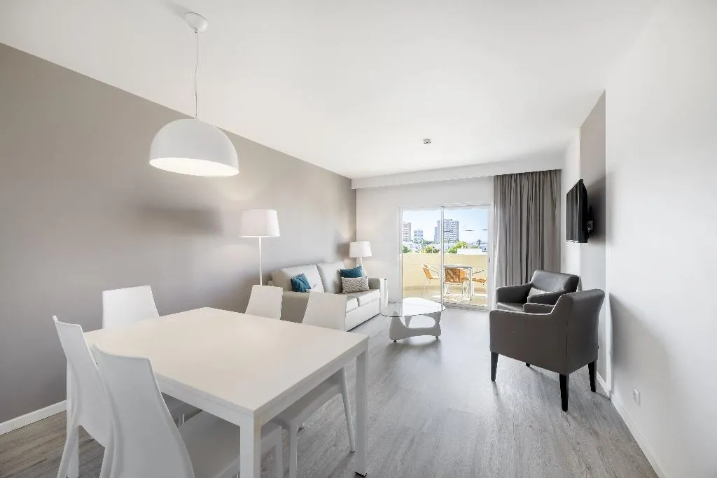 APARTMENT TWO BEDROOMS TWO BATHROOMS Room, AlvorMar Apartamentos Turisticos, Algarve