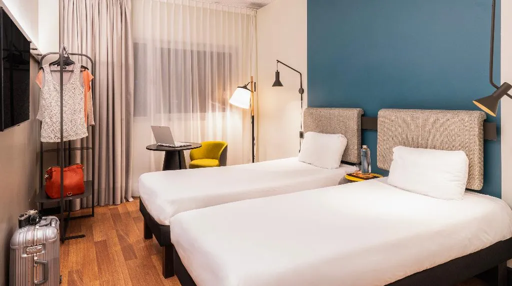DOUBLE SUPERIOR WITH DOUBLE BED Room, Ibis Madrid Aeropuerto Barajas, Madrid