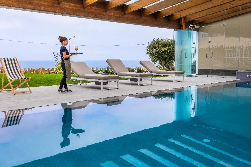 Pool, You and the sea, Lisbon