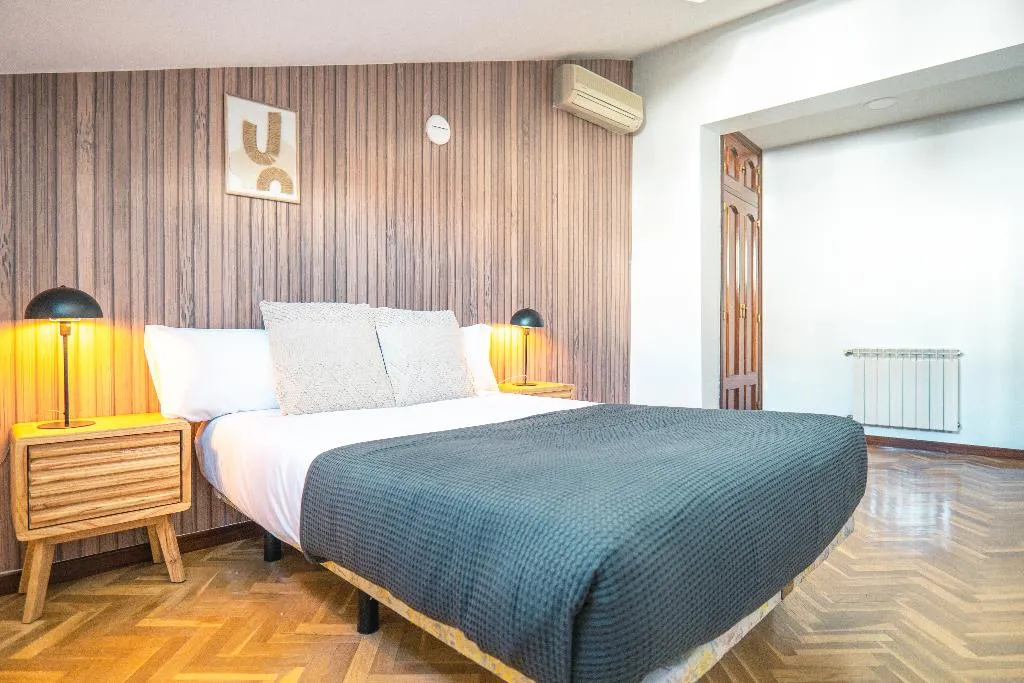 APARTMENT TWO BEDROOMS ONE BATHROOM Room, Smartr Chueca, Madrid
