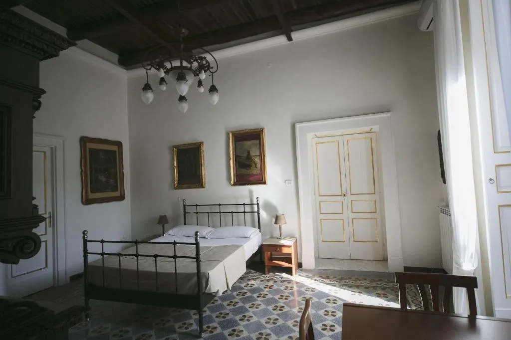 Room, Area Angioina Suites, Naples