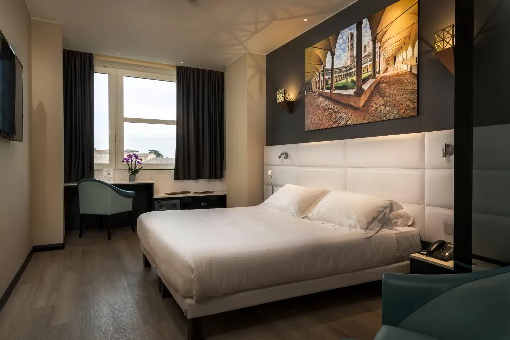 Double or Twin SUPERIOR Room, Sangallo Palace Perugia, Perugia