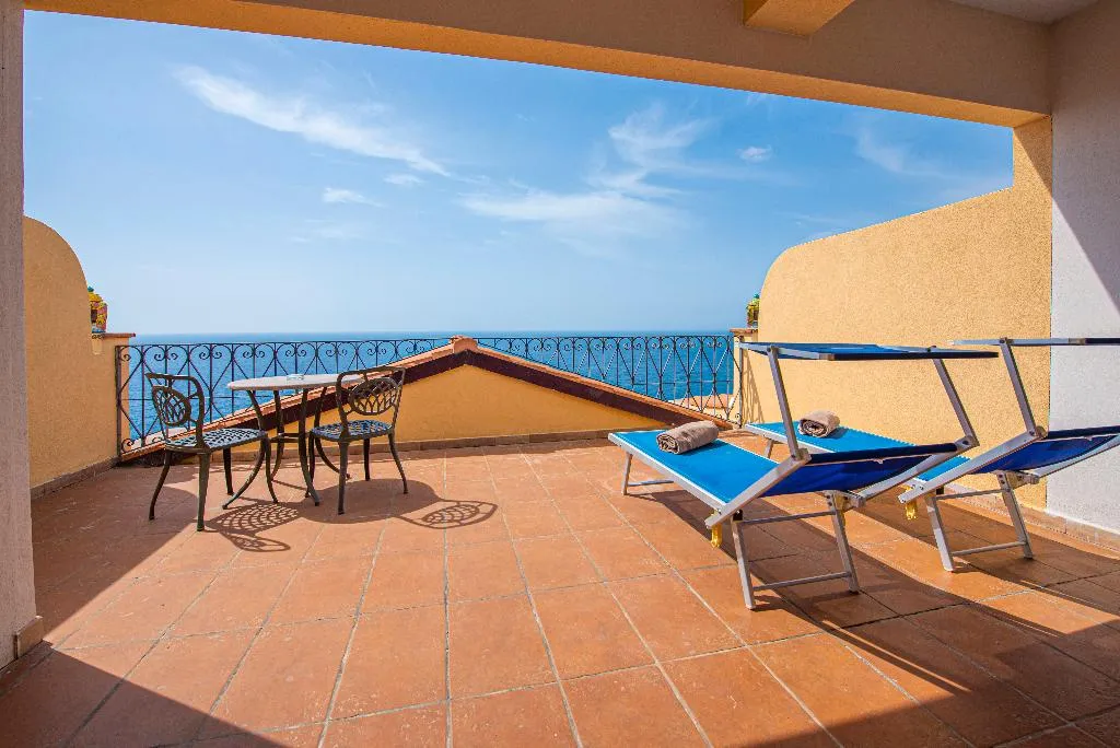 QUADRUPLE LUXURY Room, Baia Taormina Hotel CDS Hotels, Taormina