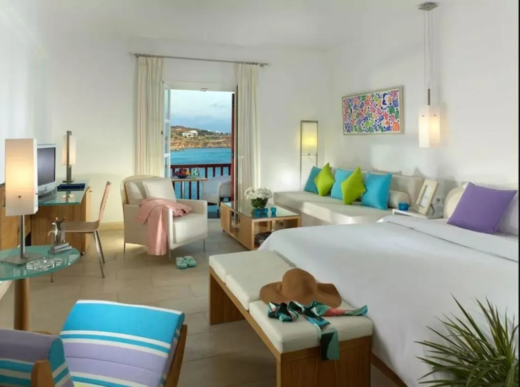DOUBLE DELUXE WITH PRIVATE POOL Room, Petasos Beach Resort & Spa, Mykonos