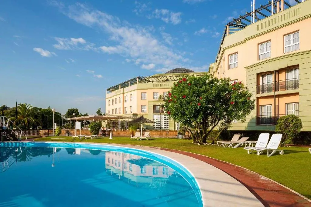 Pool, Ilunion Alcora Sevilla, Seville