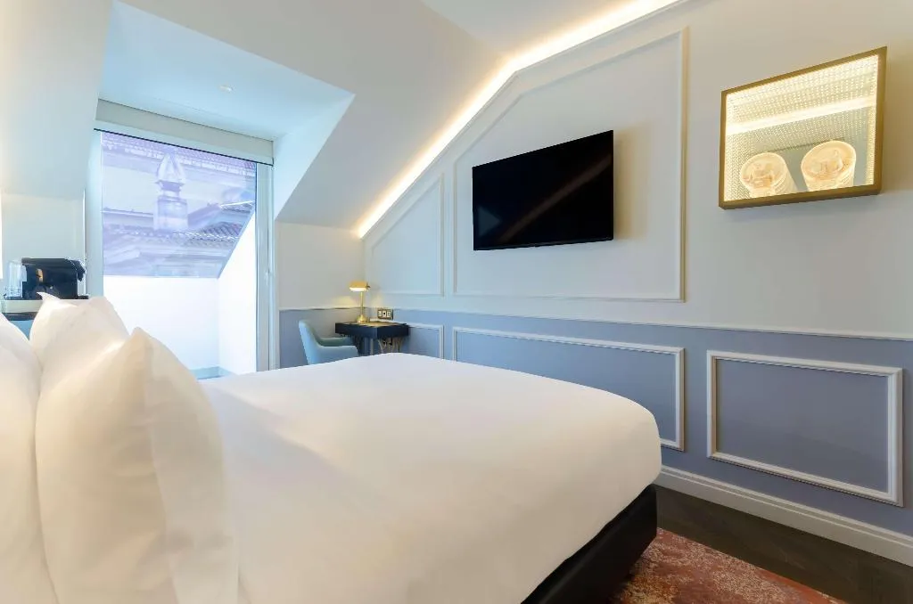 Room, The Emerald House Lisbon, Curio Collection by Hilt, Lisbon