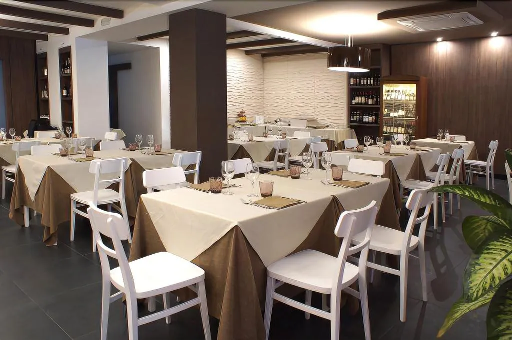 Restaurant, Leopardi Business Hotel, Naples