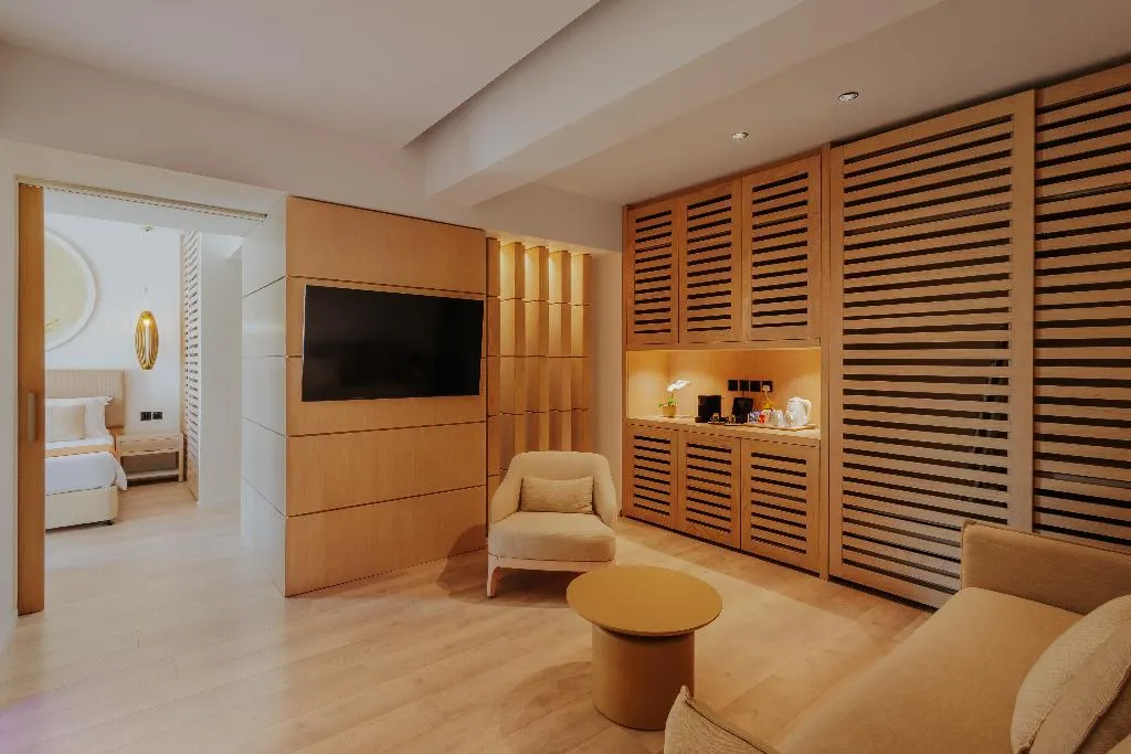 SUITE PREMIUM Room, Nissiblu Beach Resort, Cyprus