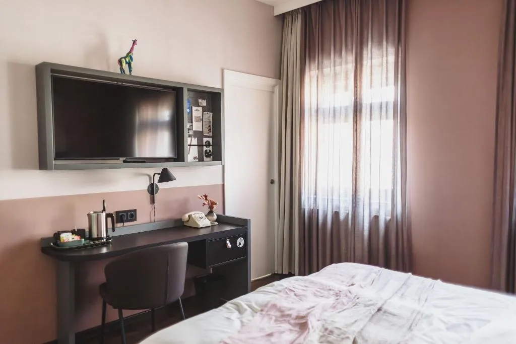 DOUBLE QUEEN SIZE BED Room, The Circus Hotel, Berlin