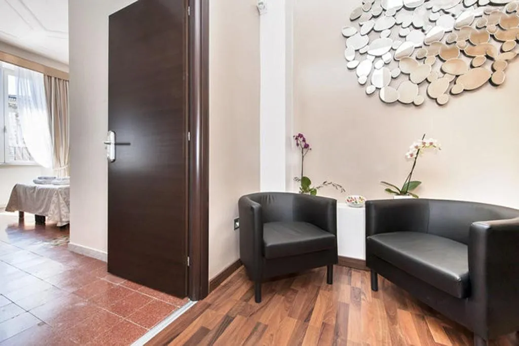 Lobby, Laterani Suite, Naples