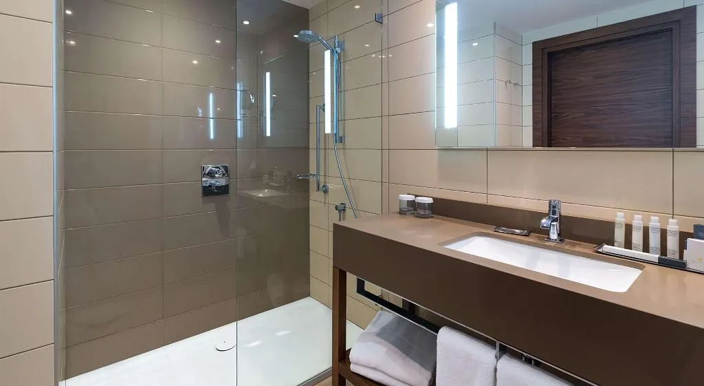 Room, DoubleTree by Hilton Krakow Hotel & Convention Cen, Krakow