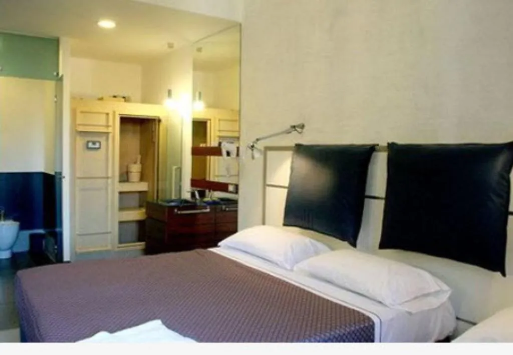 TRIPLE SUPERIOR Room, California, Rome
