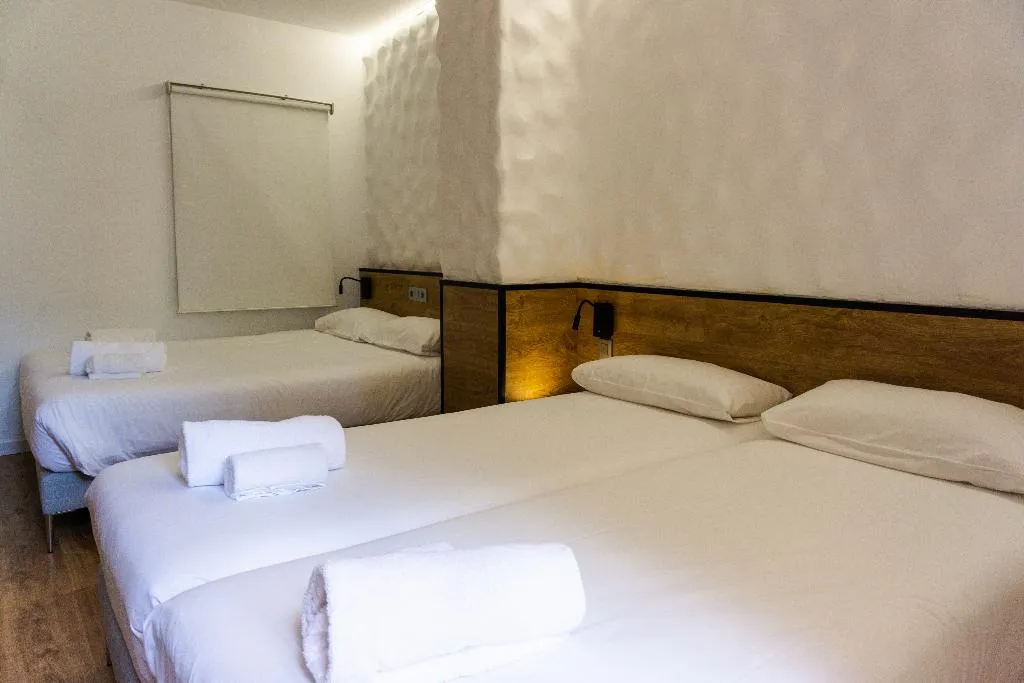 QUADRUPLE STANDARD Room, Fontanella Green House, Barcelona