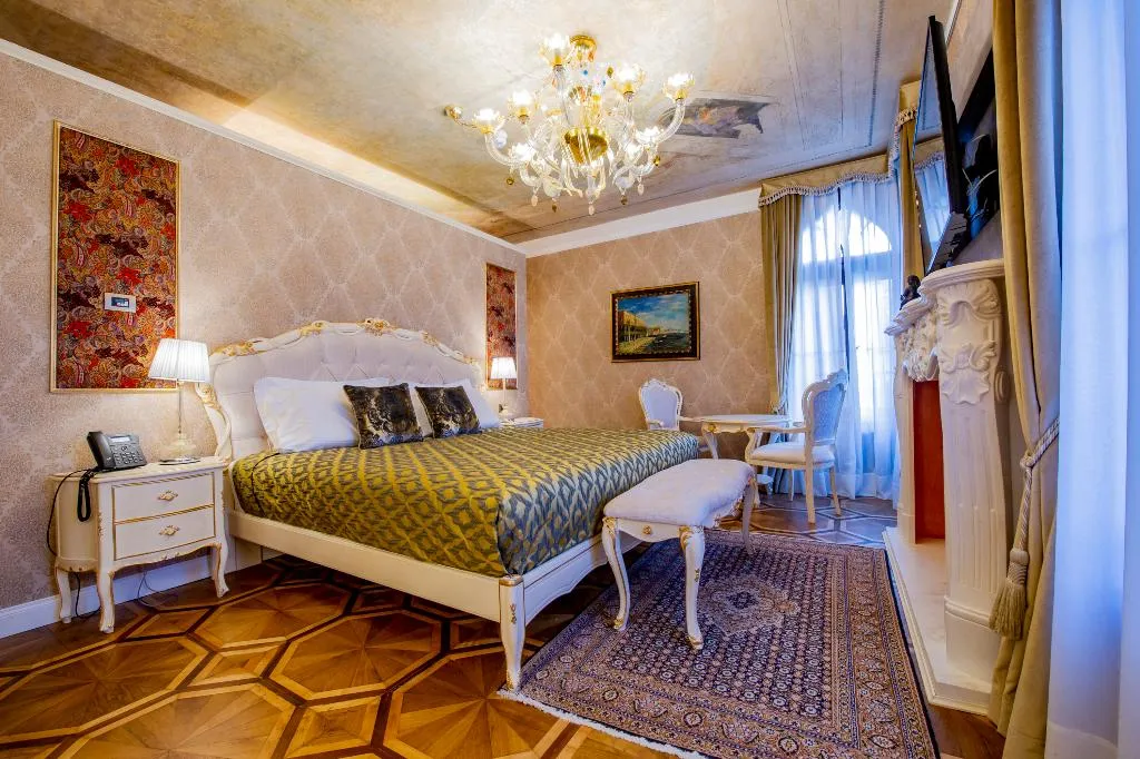 SUITE CANAL VIEW Room, Ego Boutique Hotel The Silk Road, Venice