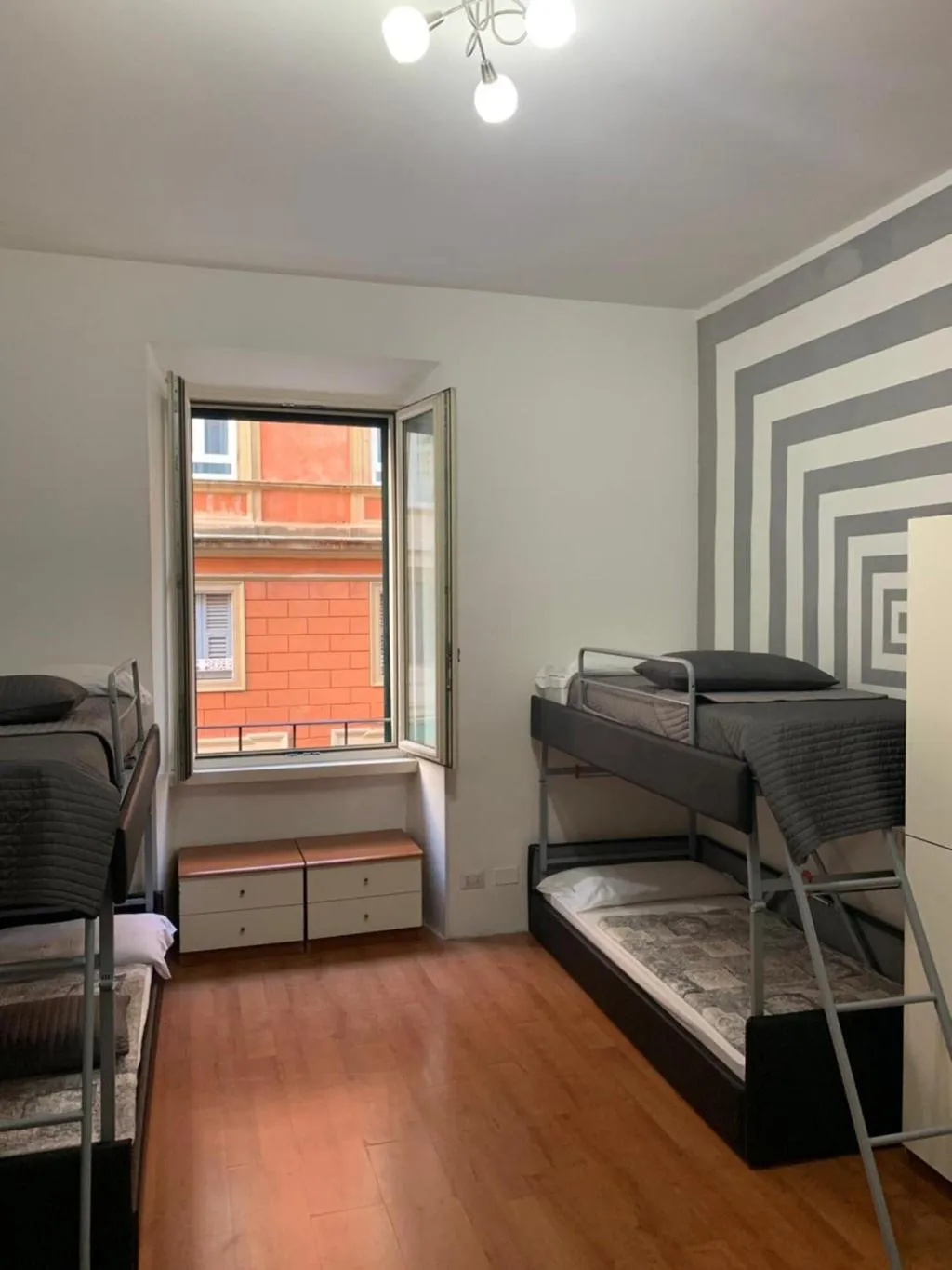 Room, Hi Termini, Naples