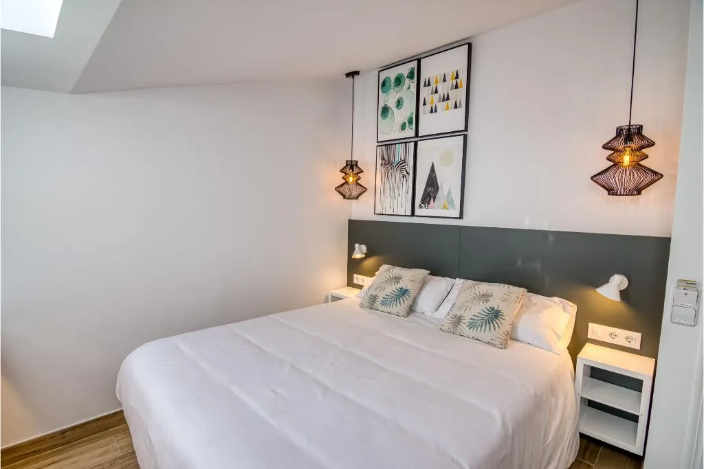 Double or Twin STANDARD Room, Hostal Restaurante La Isla S.L., Menorca