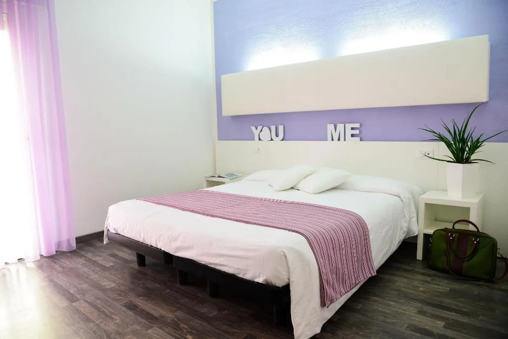 Room, Domingo, Venice