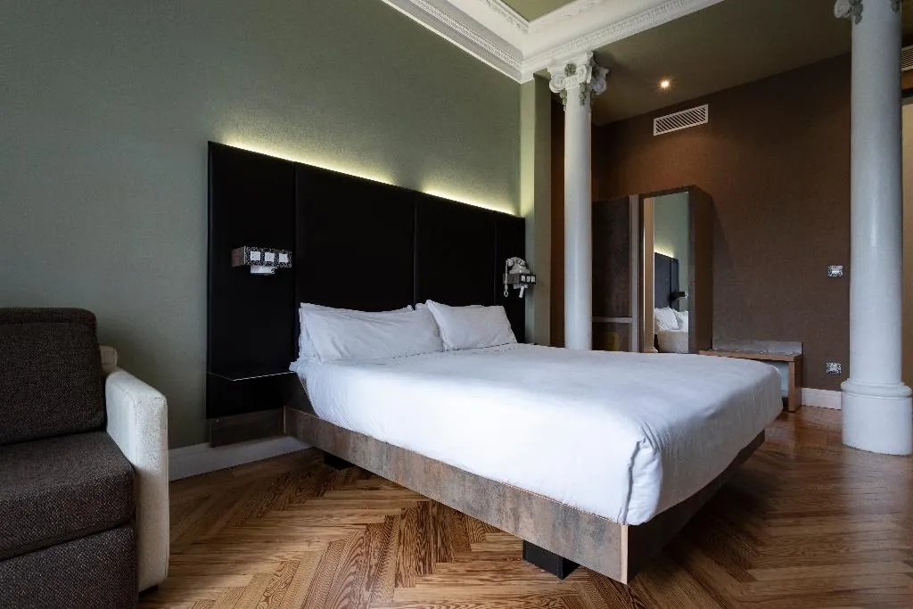 DOUBLE SUPERIOR Room, Petit Palace Lealtad Plaza, Madrid