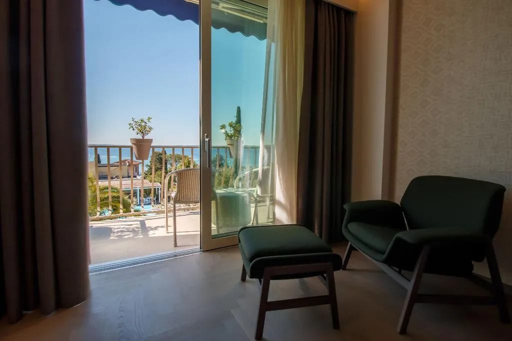 DOUBLE SUPERIOR LAKE VIEW Room, Olivi Hotel & Natural Spa, Milan