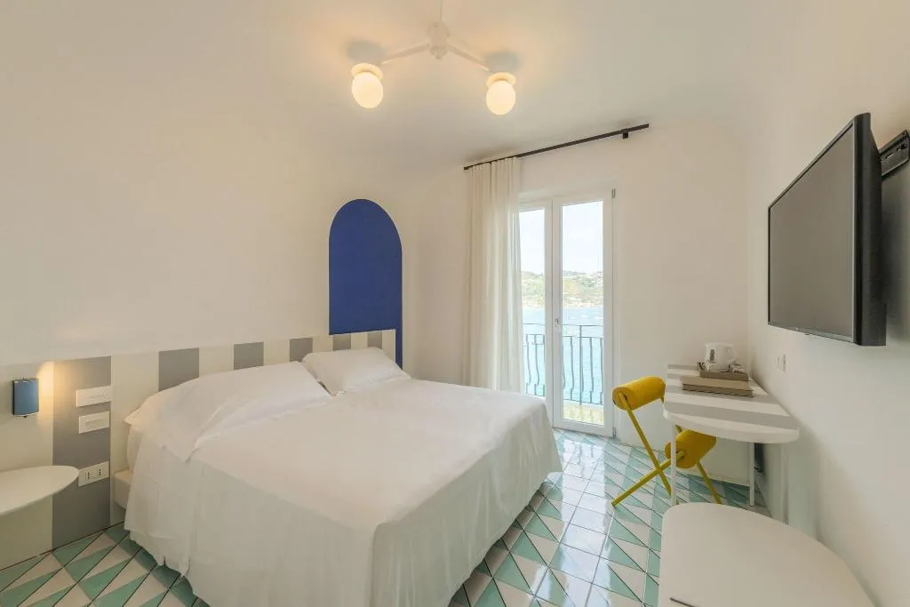 Room, Miramare Sea Resort and Spa, Naples