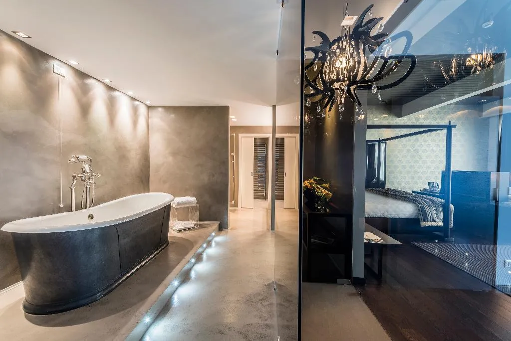 JUNIOR SUITE KING SIZE BED Room, Devero Hotel & Spa, BW Signature Collection, Milan