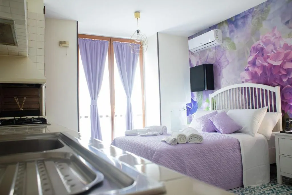 Room, Bed Boutique Napoli Colors, Naples