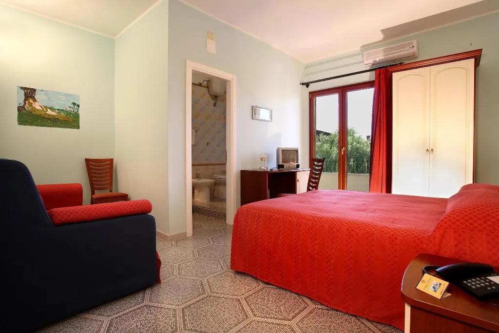 Room, Leon d'Oro, Catania