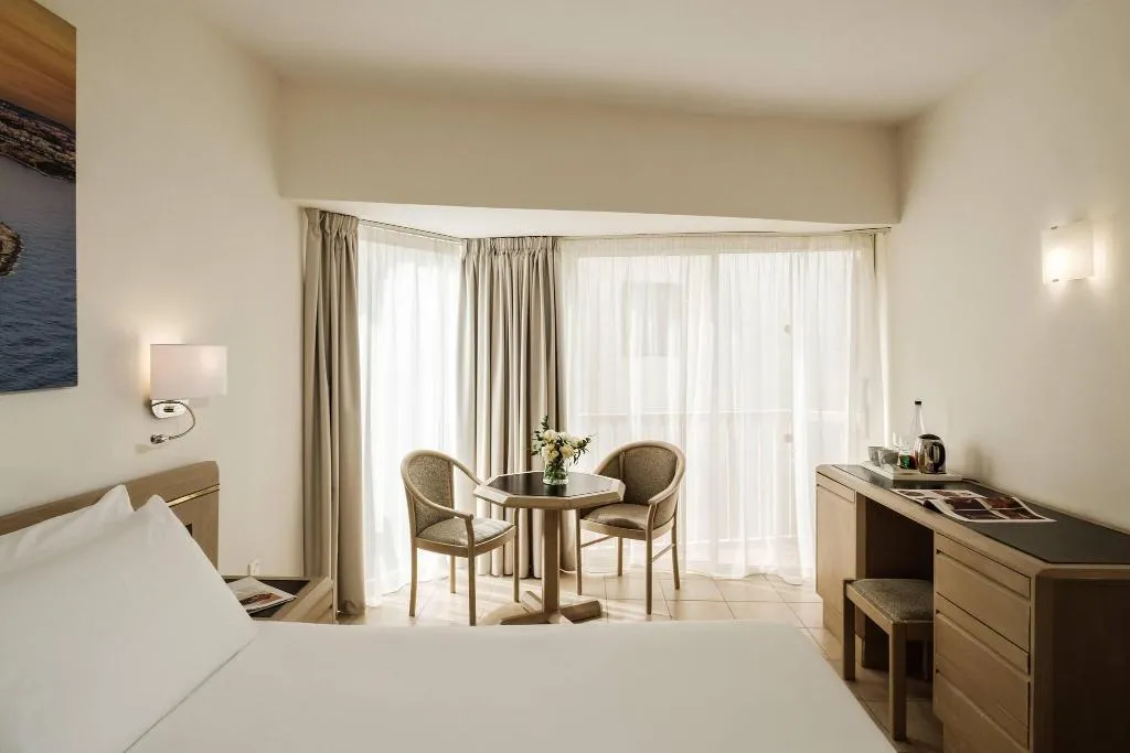 TWIN PARTIAL SEA VIEW Room, Diplomat, Malta
