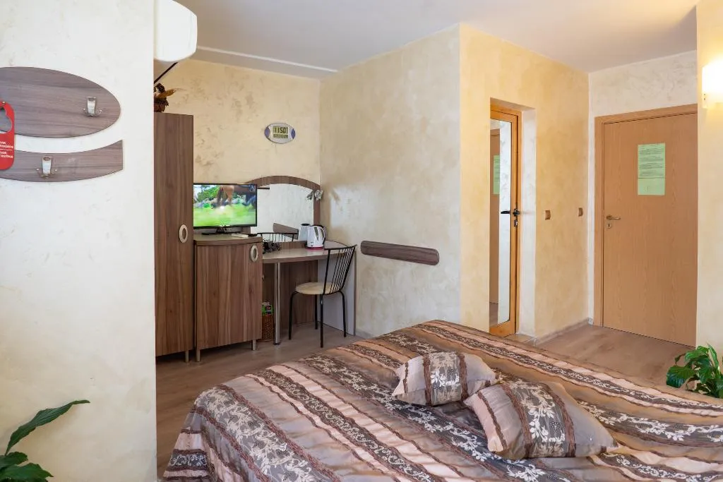 Room, Victoria, Varna