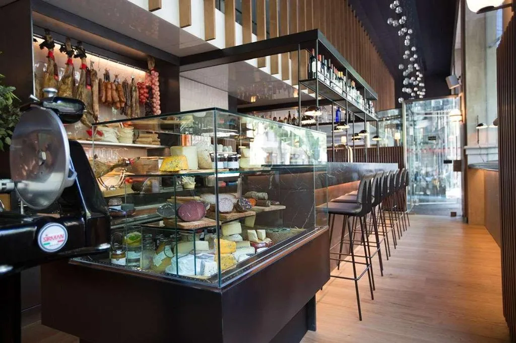 Restaurant, Alexandra Barcelona, Curio Collection by Hilton, Barcelona