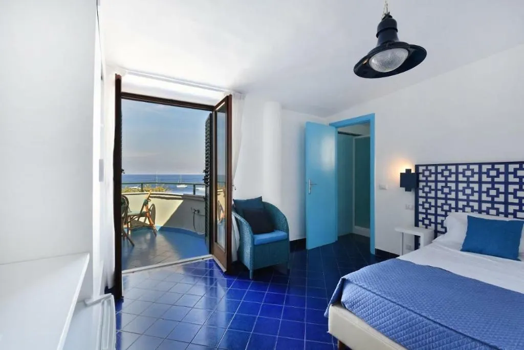 Double or Twin DELUXE SEA VIEW Room, Baia Di Puolo, Naples