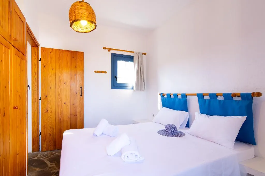 FAMILY ROOM CAPACITY 4 Room, Okirroi Villas and Apts, Crete
