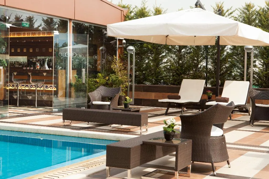 Pool, Crowne Plaza Athens, Athens