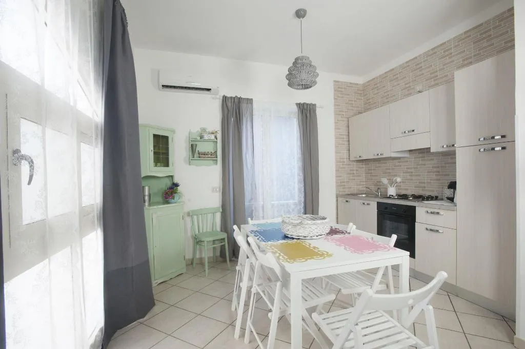 Room, City Pompei Accommodations, Naples
