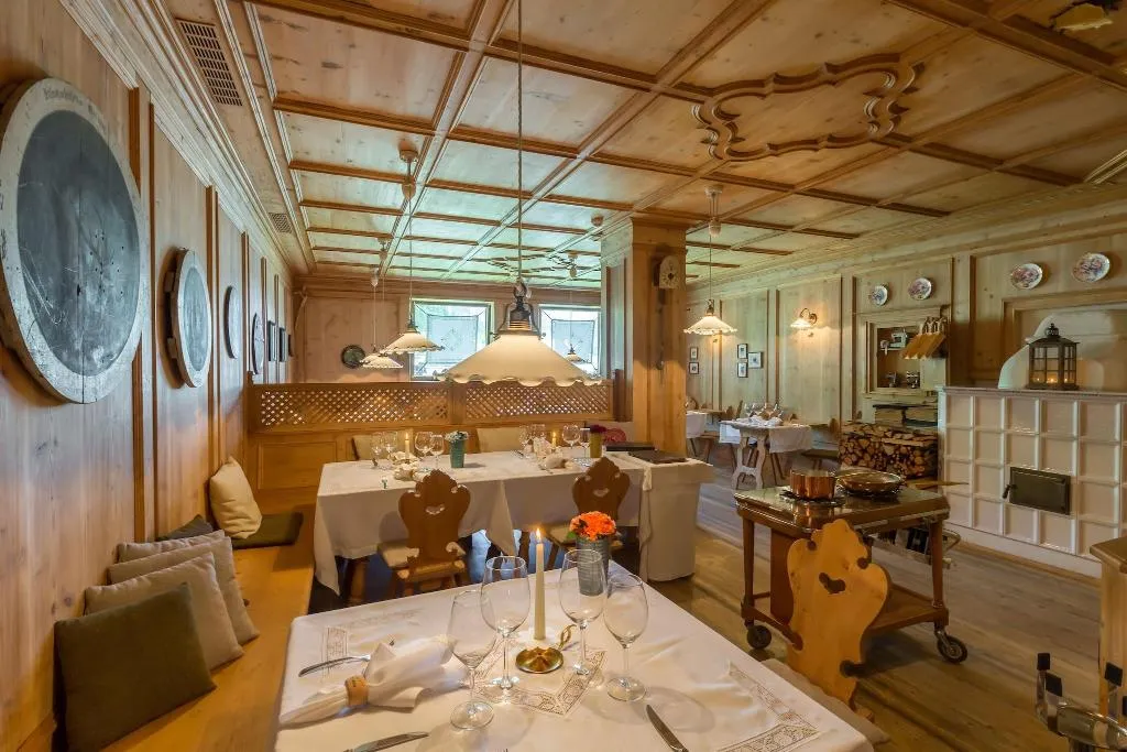 Restaurant, Lac Salin Spa & Mountain Resort, Milan